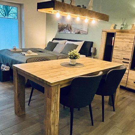 Kleine Auszeit -- Inklusive Parkplatz & Wifi, Geschirrspueler, Waschmaschine & Terrasse Mit Strandkorb -- Perfekt Fuer Urlaub & Business Scharbeutz Exterior foto
