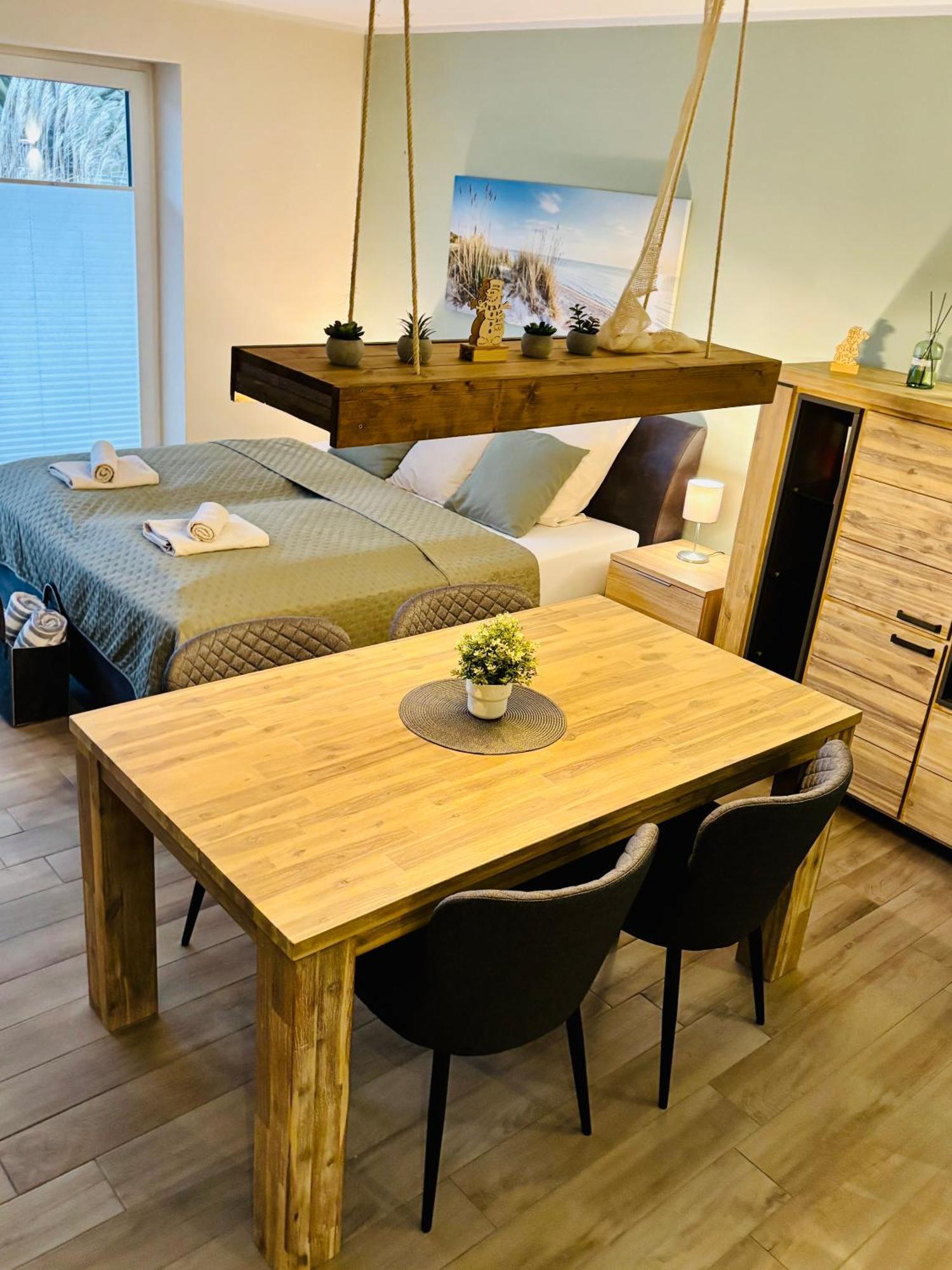 Kleine Auszeit -- Inklusive Parkplatz & Wifi, Geschirrspueler, Waschmaschine & Terrasse Mit Strandkorb -- Perfekt Fuer Urlaub & Business Scharbeutz Exterior foto